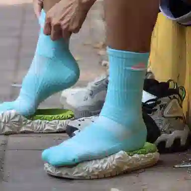 AW1 5