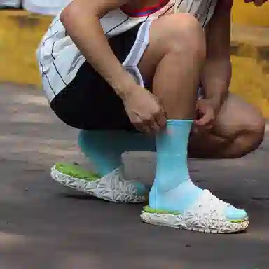 AW1 5