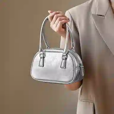 纳兰杜 女包百搭潮流甜酷少女高颜值个性精致包包 牛皮 保龄球包手提包单肩斜挎包手拎包 常规 女款 太空银/子夜黑