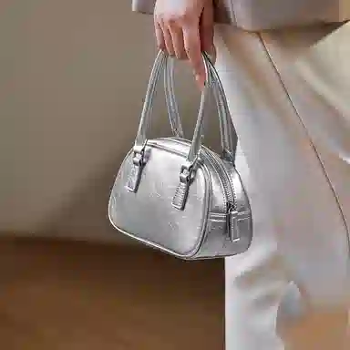 纳兰杜 女包百搭潮流甜酷少女高颜值个性精致包包 牛皮 保龄球包手提包单肩斜挎包手拎包 常规 女款 太空银/子夜黑