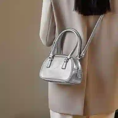 纳兰杜 女包百搭潮流甜酷少女高颜值个性精致包包 牛皮 保龄球包手提包单肩斜挎包手拎包 常规 女款 太空银/子夜黑