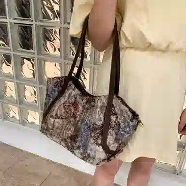 MACKJANICE Butterfly Shoulder Bag