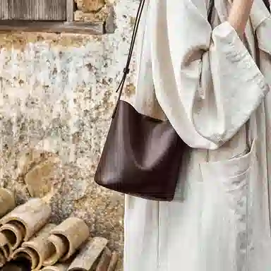 纳兰杜 高级质感复古水桶包极简风休闲百搭通勤 牛皮 斜挎单肩包 常规 女款 咖色