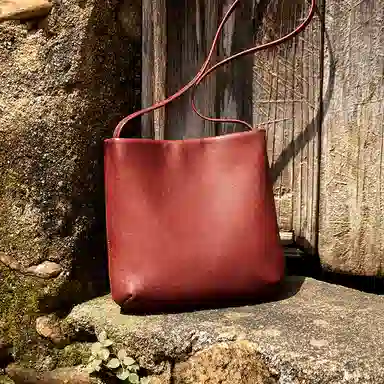 纳兰杜 复古小众水桶包高级感简约时尚休闲百搭通勤 牛皮 单肩包 女款 多色