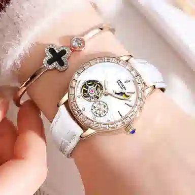 冠琴 绮梦星河系列 高颜值时尚潮流镶钻女士手表 自动机械机芯 牛皮表带 国表 女表 白色表盘 镂空飞轮夜光防水腕表