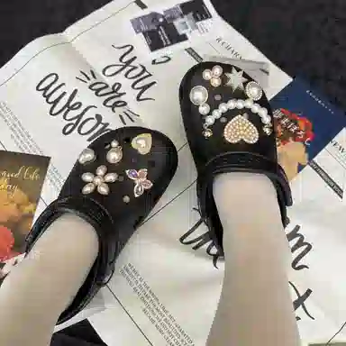 crocs