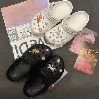 crocs