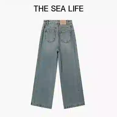 THE SEA LIFE