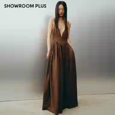 showroom plus V