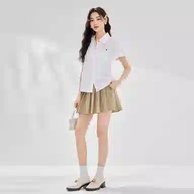 爱依服 简约纯色休闲通勤短袖衬衫 女款