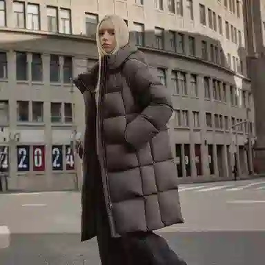 坦博尔 长款连帽过膝长袖通勤面包服羽绒服 女款