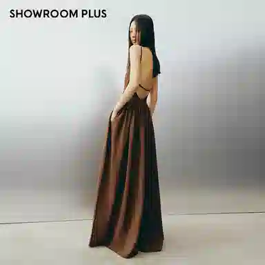 showroom plus V