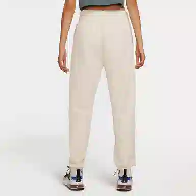 Nike Sportswear Essential