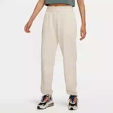 Nike Sportswear Essential