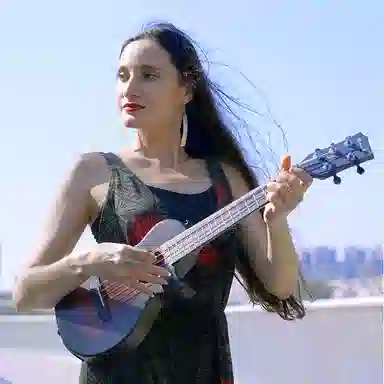 enya x Taimane Gardner ()MAGMA