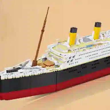 WL-CREATIVE Titanic Model