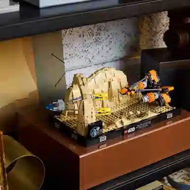 LEGO Star Wars Mos Espa Podrace Diorama 75380