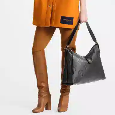 LOUIS VUITTON Carryall MM