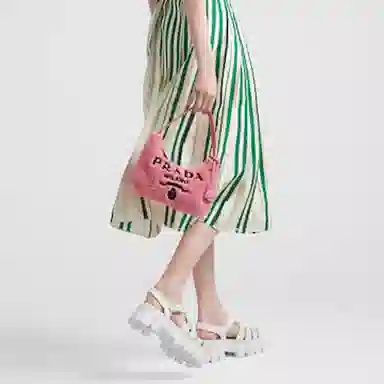 Prada Re-Edition 2000 Pink