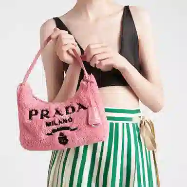 Prada Re-Edition 2000 Pink