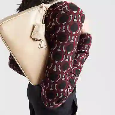 Prada Re-Edition 2000 Desert Beige