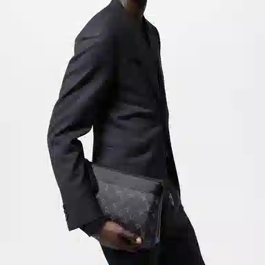 Louis Vuitton Pochette Voyage Black