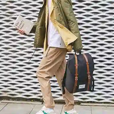 Herschel Retreat Black