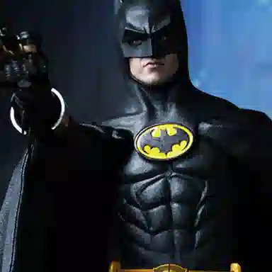Hot Toys Batman 1989 1:6 Scale Figure