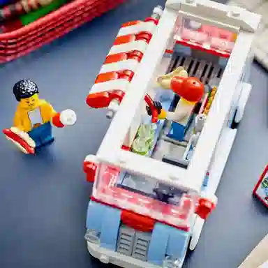 LEGO Icons Retro Hot Dog Van 40681