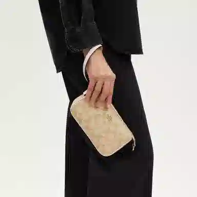 COACH Nolita 19 Logo PVC
