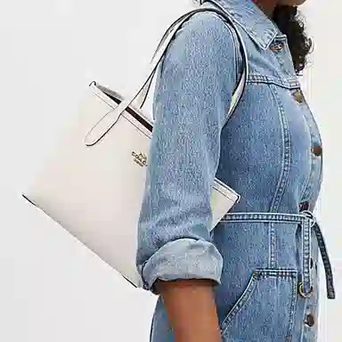 COACH City 23 Chalk White