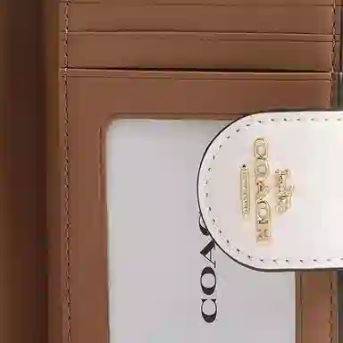 COACH Corner Zip Signature