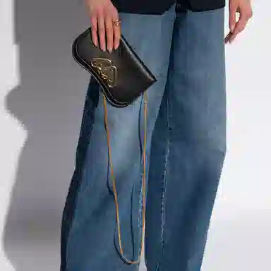 Alexander McQueen AMQ Seal