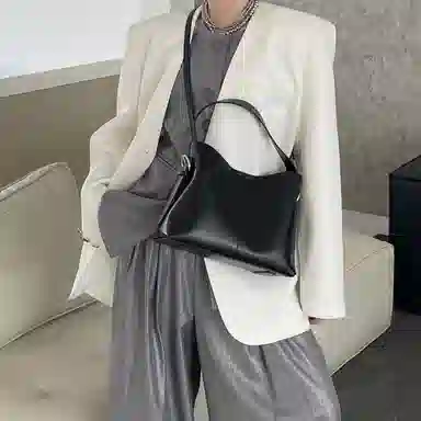 恒源祥 时尚百搭高级感百搭真皮复古商务通勤 牛皮 水桶包单肩包 女款 黑色/咖啡色