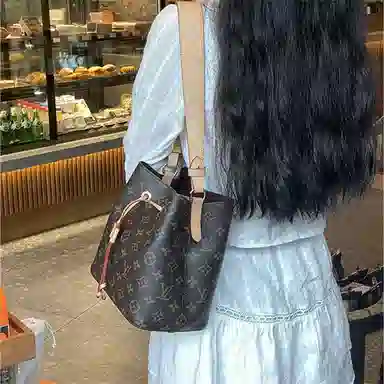 LV neonoe bb