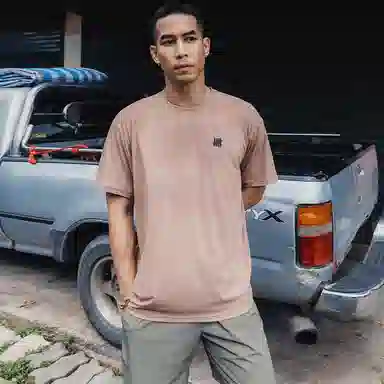 UNDEFEATED SPORT SS25 T