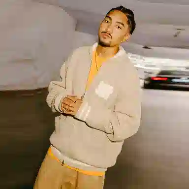 UNDEFEATED FW25 Striped Logo Knit Polo