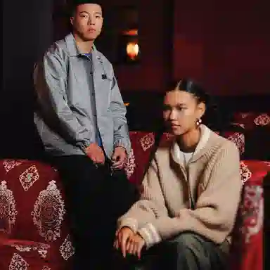 UNDEFEATED FW25 Striped Logo Knit Polo