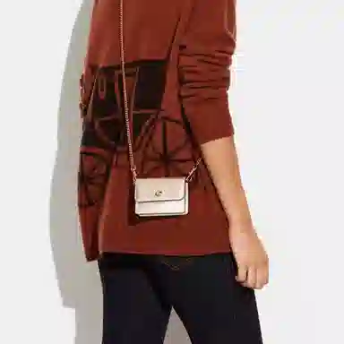 COACH Card Case 10 logo