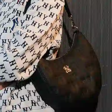 MLB NY Yankees Crossbody Bag Black