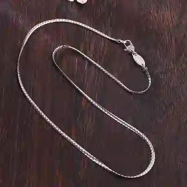 925