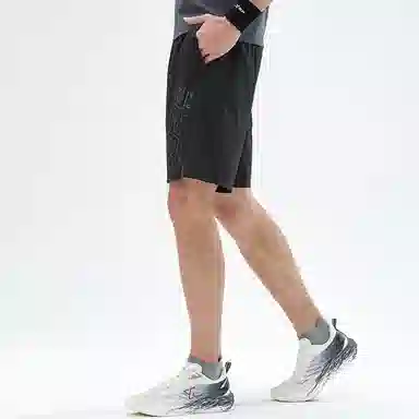 特步 综训系列 字母中腰直筒运动短裤 男款 正黑色