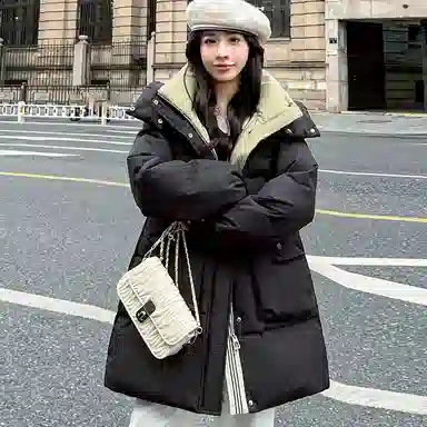 鸭鸭 纯色连帽保暖加厚中长款休闲羽绒服 女款