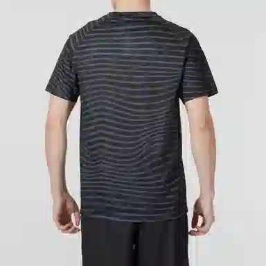 Under Armour T