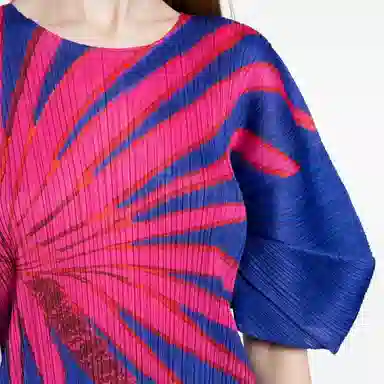 PLEATS PLEASE ISSEY MIYAKE