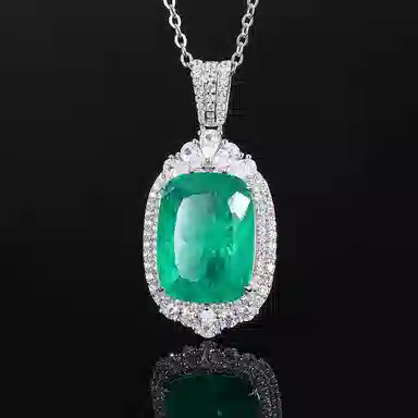 925