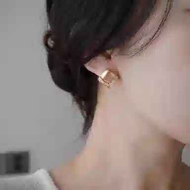 S925