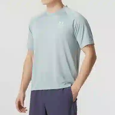 Under Armour T