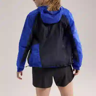 Arcteryx Norvan windshell logo