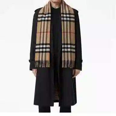 Burberry The Classic Check Cashmere Scarf